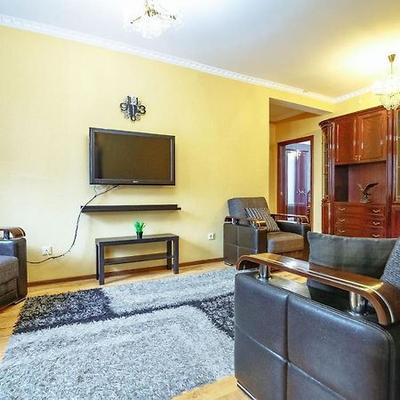 Two Bedroom Apartment On Syganak Street 64-1 Astana Bagian luar foto